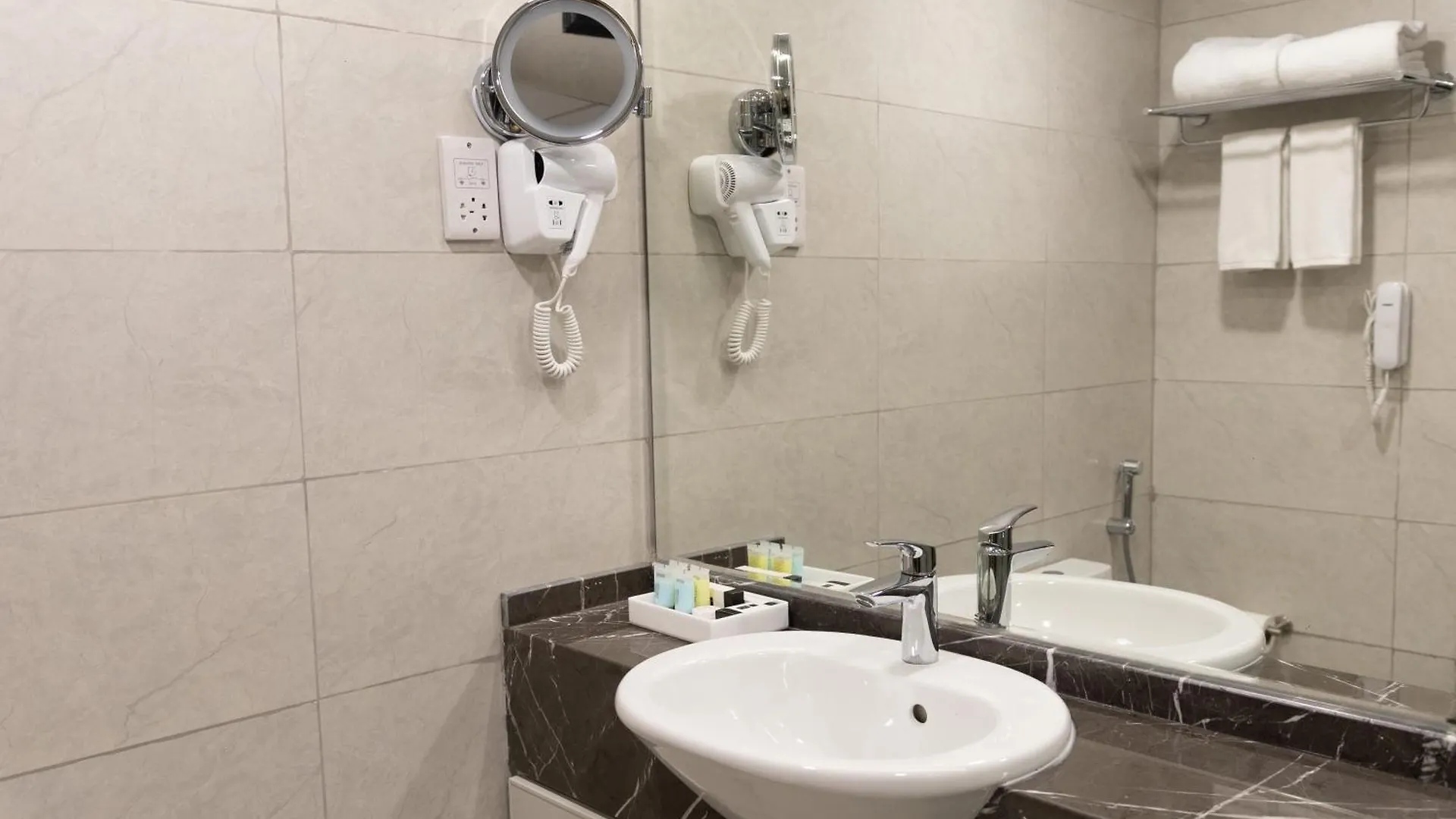 ***  Vendome Plaza Hotel Dubai United Arab Emirates